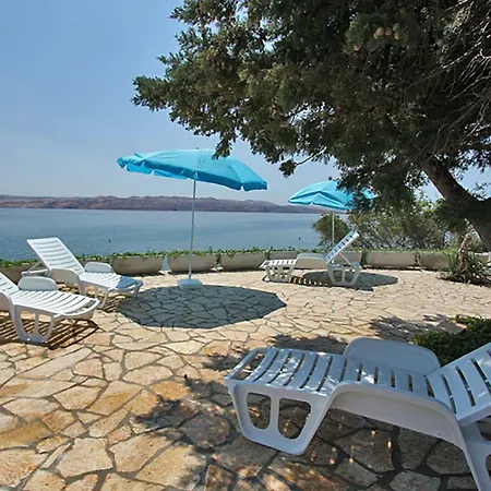 Beachfront Apartments Anita With Pool Karlobag Exterior photo