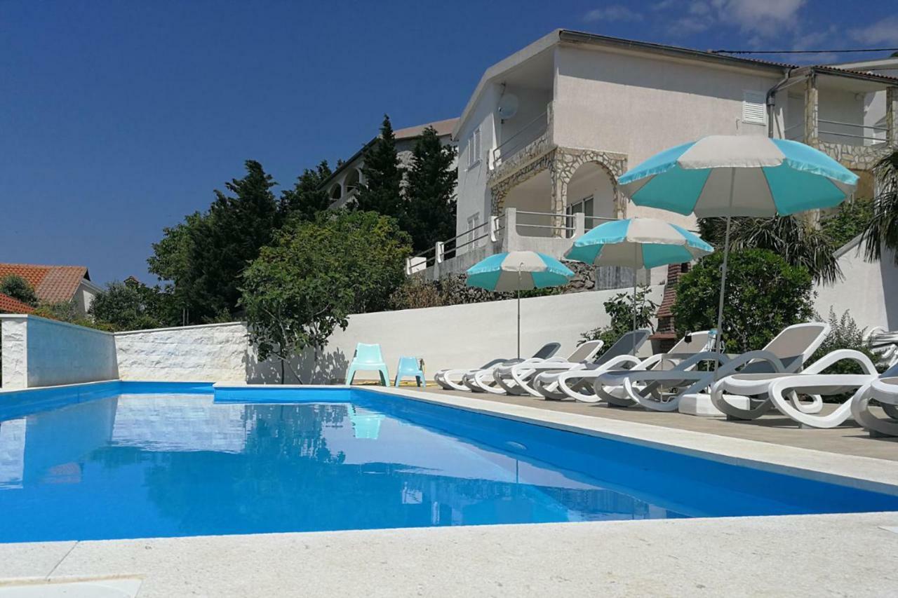 Apartment Beachfront Anita With Pool
