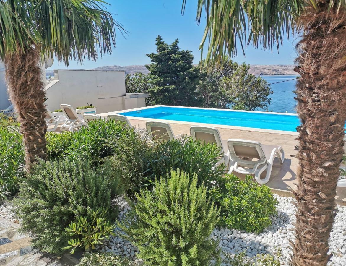 Apartment Beachfront Anita With Pool