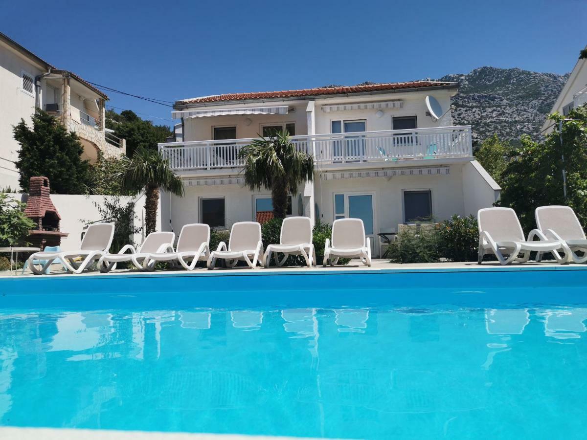 Beachfront Anita With Pool Apartment *